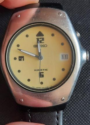 Часы seiko kinetic. винтажный. на ходу.