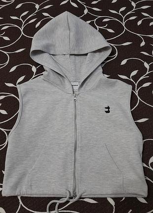 Жилетка трикотажная, размер xs, фирмы bershka