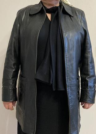 Шкіряна курточка в ідеальному стані.