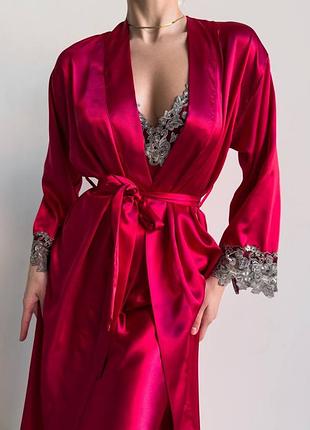 Нічна сорочка і халат з атласу