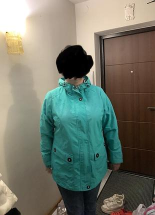 Бірюзова куртка плащовка