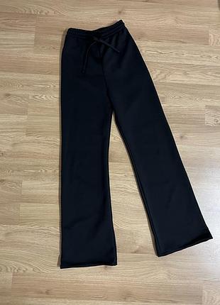 Штани чорні прямі жіночі