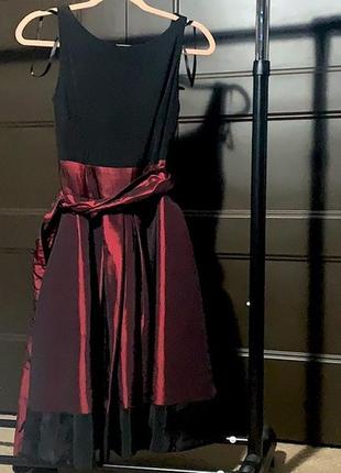 Нарядное платье из тафты а-силуэт с пышной юбкой "8" usa на 44-46 рр