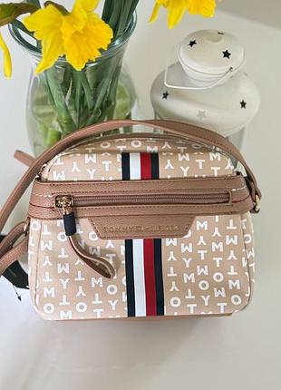 Сумка-кроссбоді , tommy hilfiger/ томмі хілфігер. оригінал , нова з бірками