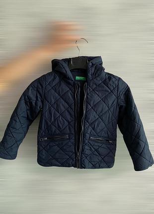 Детская весенняя стеганая куртка темно-синяя united colors of benetton 100 см 3-4 года