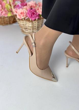Жіночі туфлі слінгбеки бежеві шкіряні на високій шпильці з відкритою пʼятою з еко шкіри гострі
