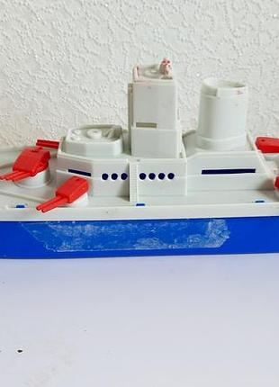 Игрушка кораблик 3