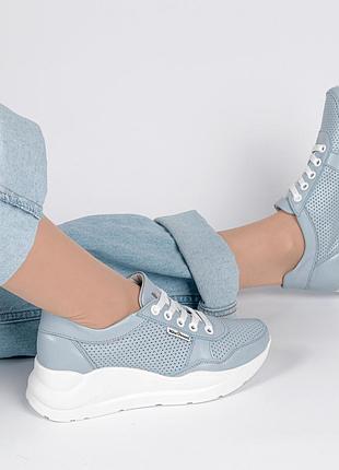 Кросівки жіночі блакитні