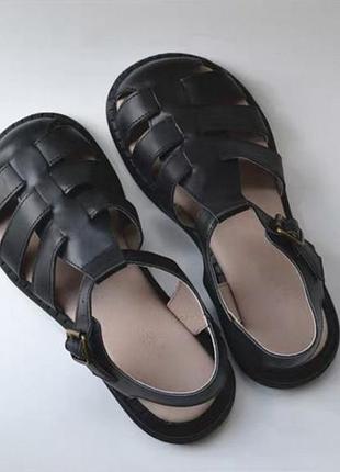 Сандалі анатомічної форми