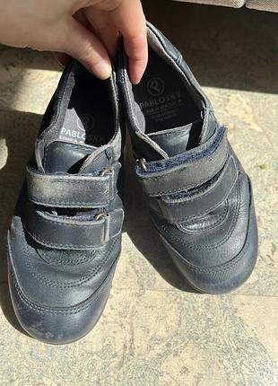 Якісні шкіряні черевики на ліпучки зроблено в іспанії