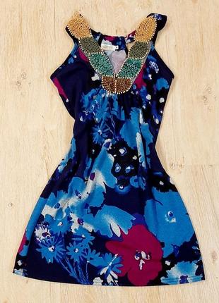 Теплое яркое платье