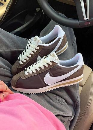 Крутезні жіночі кросівки nike cortez brown beige white коричневі