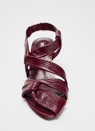 Кожаные босоножки на каблуке с ремешками zara4 фото
