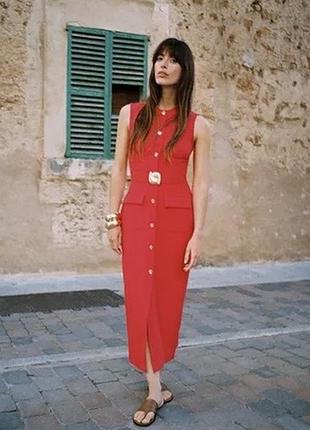 Платье из крепа средней длины с поясом