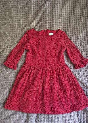 Красное кружевное платье для девочки на рост 128 - 134 см.