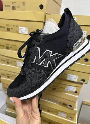 Кросівки мк