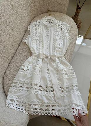 Жіноче кружевне коротке плаття