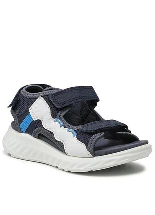 Оригінальні дитячі сандали ecco