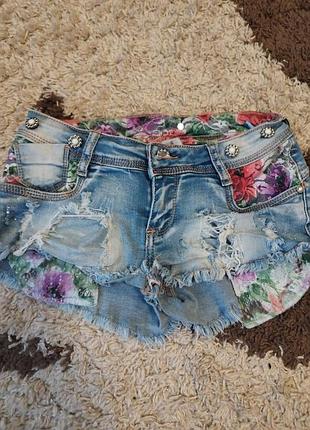 Джинсовые шорты