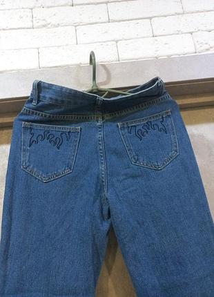 Стильні, класні,фірменні, штани, джинси  мом,мені, з заді з вишивкою на кишенях