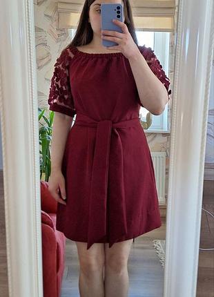 Праздничное платье из классического материала. размер m - l