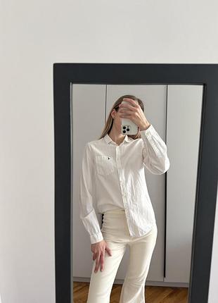 Біла бавовняна сорочка