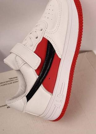 Кросівки в наявності нові 26,29,30