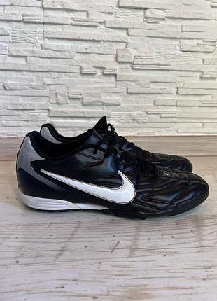Кожаные винтажные футбольные кроссовки сороканожки nike timempo
