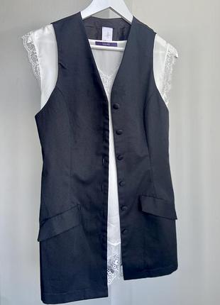 Жилетка жіноча чорна подовжена розмір м