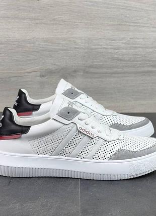 Чоловічі кросівки дуже гарний щільний матеріал гарно зручно сидять на нозі стильні