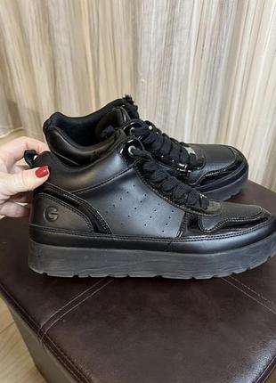 Кроссовки женские классные  стильные черны женские удобные практичные guess emrie черный (52281178)