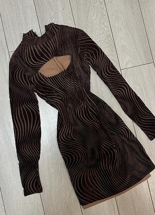Мини платье платье платье с вырезом
