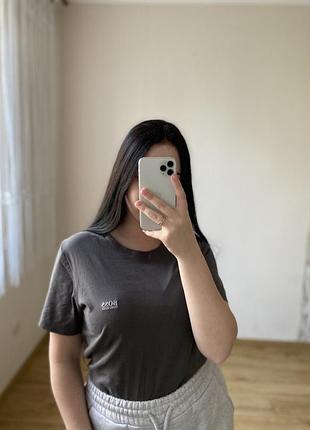 Оригінальна футболка hugo boss