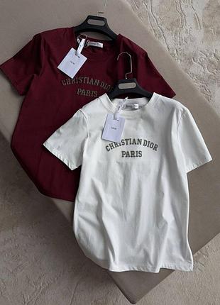 Жіноча футболка