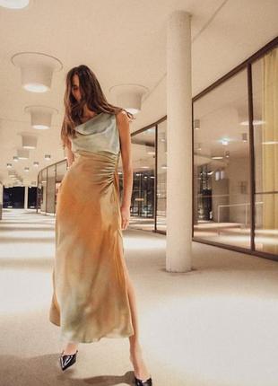 Сатинова сукня в принт тай-дай від zara