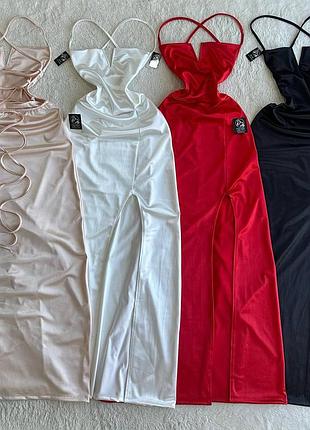 Платье с открытыми плечами