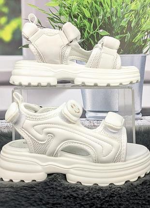 Босоножки детские для девочки y.top белые на платформе 5709