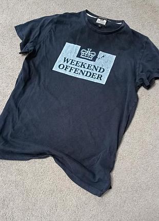 Футболка weekend offender
