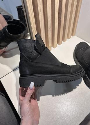 Демисезонные винтажные ботинки из натуральной кожи