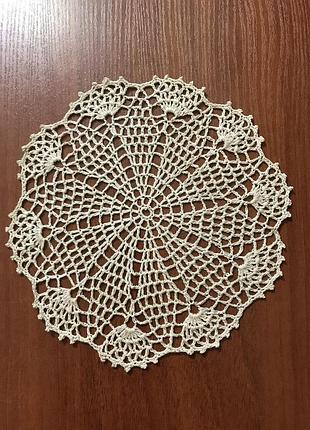 Серветка ажурна крючком 20*20см