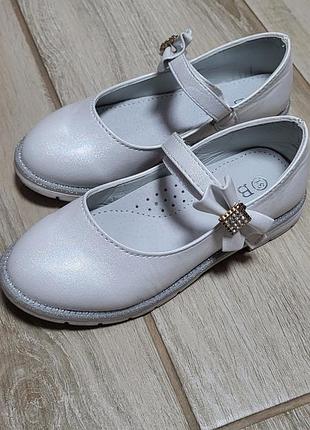 Туфли нарядные на девушку