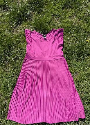 Плаття з юбкою плісе