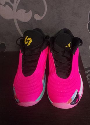 Кросівки баскетбольні