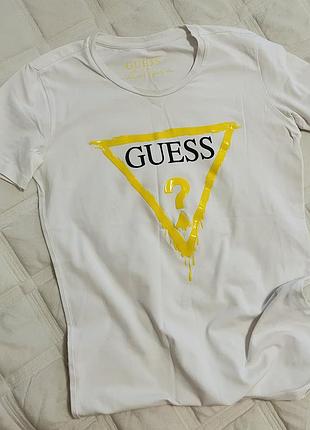 Оригінальна футболка guess