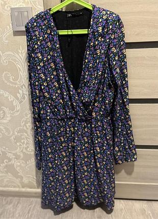 Супер платье zara с глубоким декольте