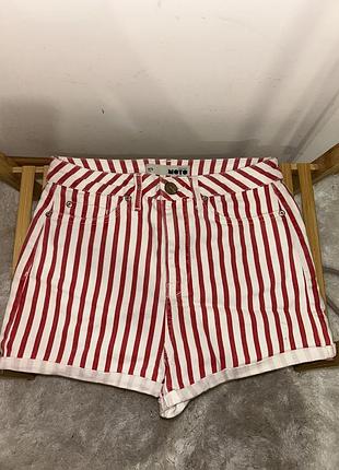 Шорти білі з червоним