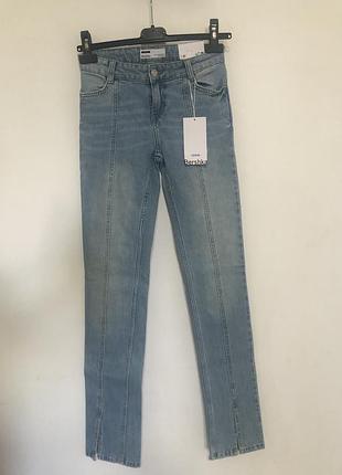 Джинсы bershka