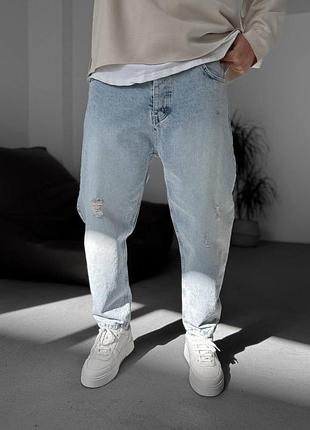 Джинси mom з цупкого деніму у світло-блакитному кольорі