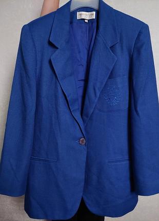 Стильний костюм