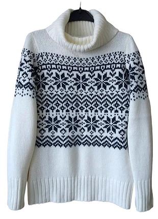 Свитер гольф со снежинками с новогодним орнаментом в норвежском скандинавском стиле